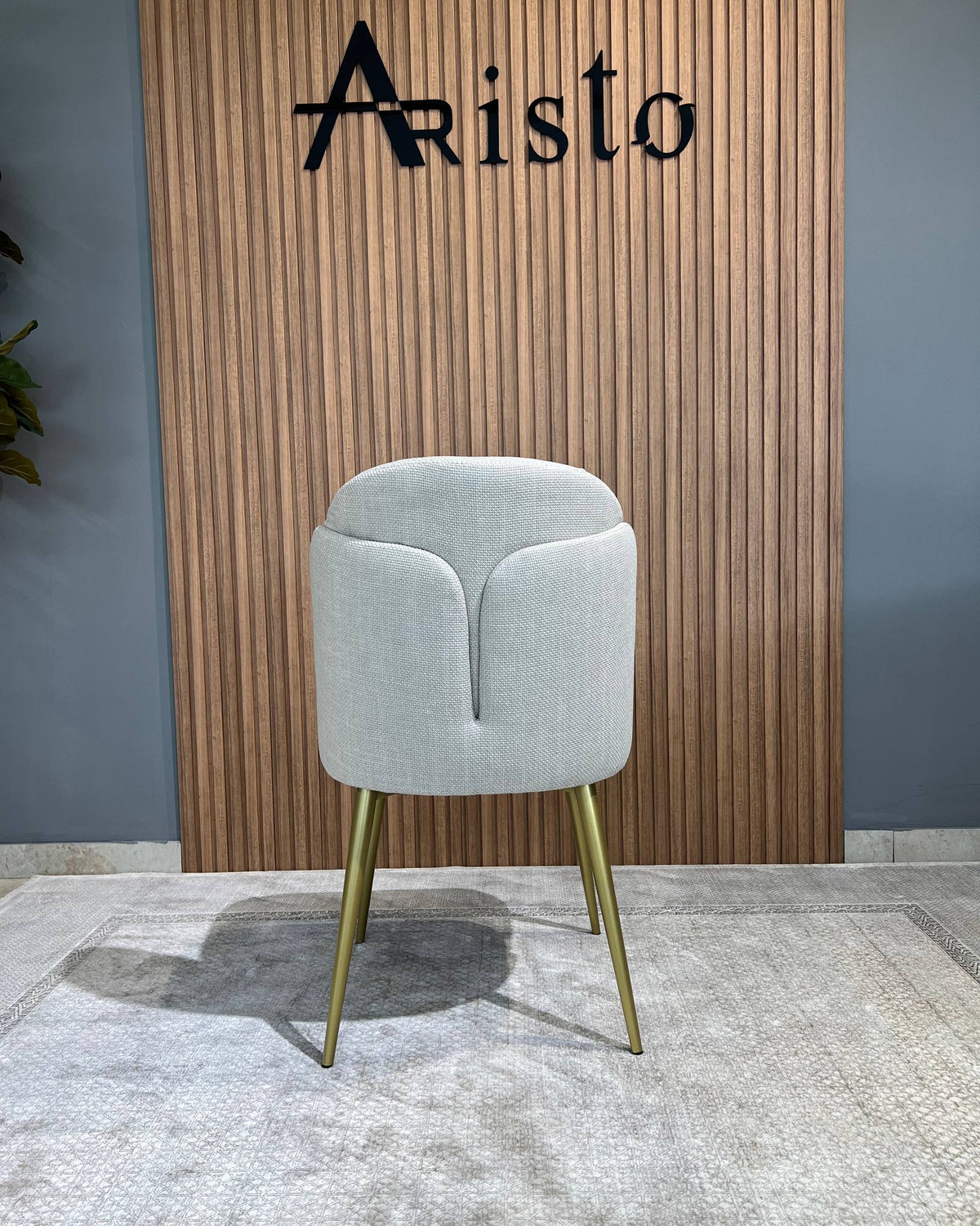 Стілець Blanco на золотій опорі - Aristomebli
