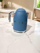 Чайник електричний синій Smeg KLF03SBMEU - Aristomebli